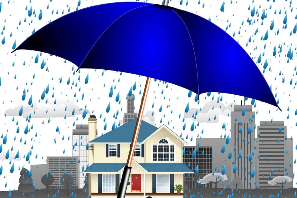 מטריה מגינה על בית